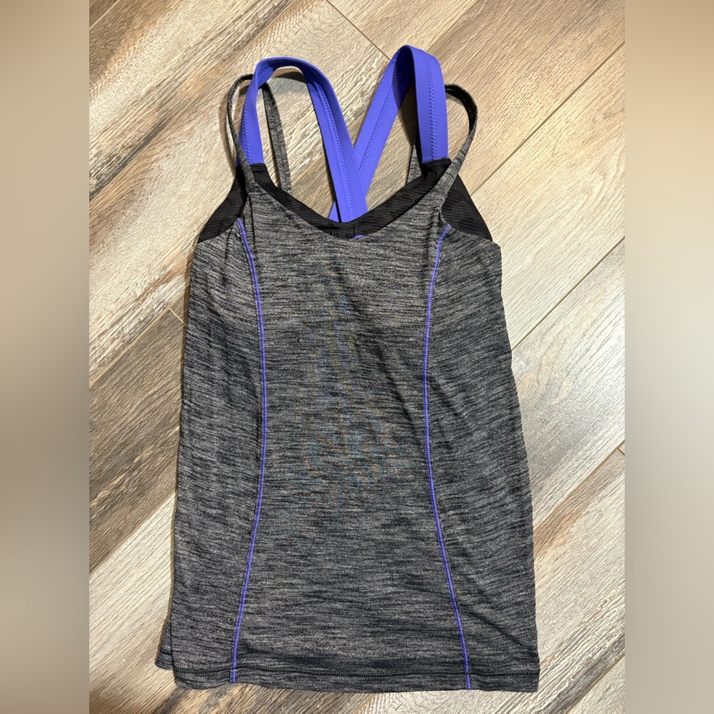 Lululemon Run For Gold Tank Size 2